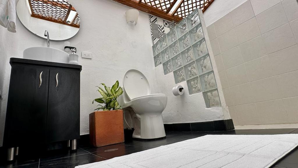 Casa Clasica Con Chimenea! บียาเดเลย์บา ภายนอก รูปภาพ
